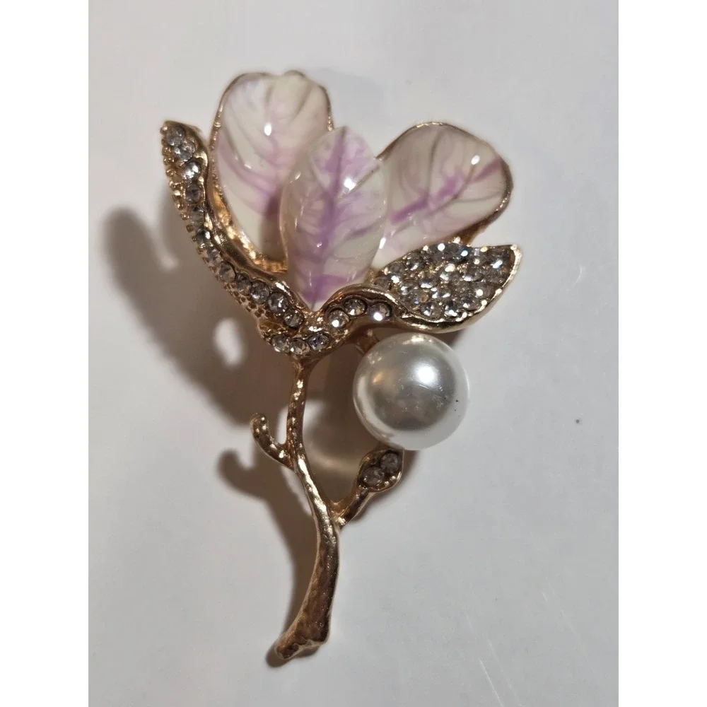 Pink White Enamel Rhinestone Pearl Gold Tone Brooch Pendant